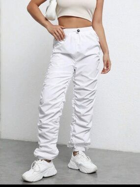 White & Black Ruched Jogger Jeans for Women - Stylish Everyday Pants